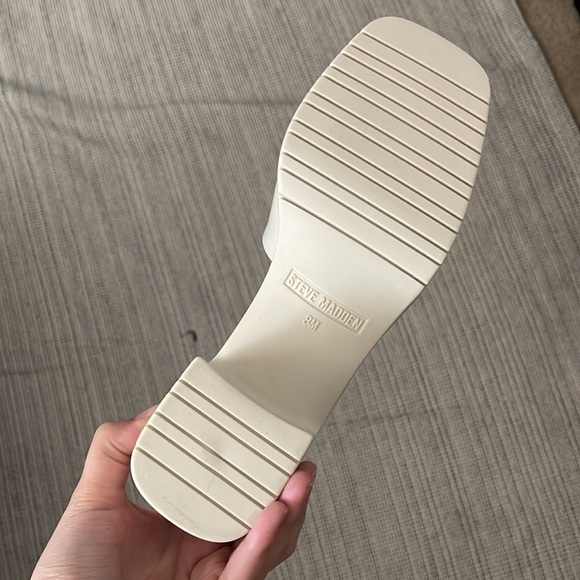 Brand new! Steve Madden platform sandal 🤍🫶🏼 - Picture 4 of 5